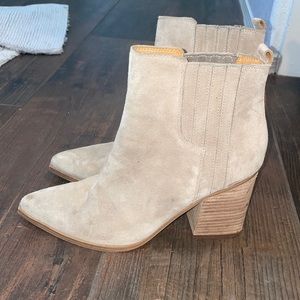 Marc Fisher LTD Panay Pointed toe Boot, color: Cloud Suede